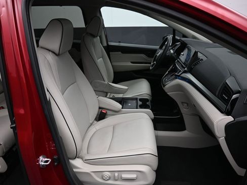 Certified 2025 Honda Odyssey Touring image 28