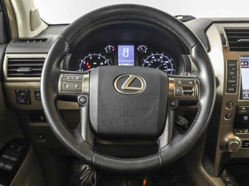 Used 2018 Lexus GX 460 w/ Navigation Package image 27