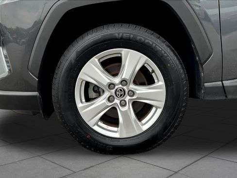 Used 2021 Toyota RAV4 XLE FWD image 10