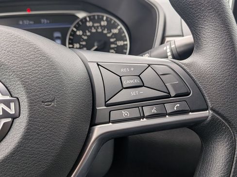 Used 2025 Nissan Altima 2.5 SV FWD image 13