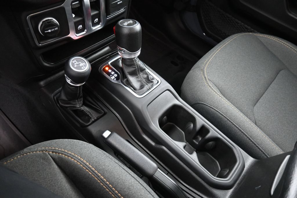Used 2024 Jeep Wrangler Sport AWD/4WD image 15