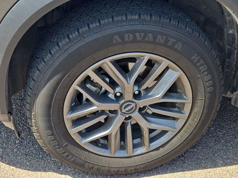 Used 2024 Nissan Rogue S FWD image 21
