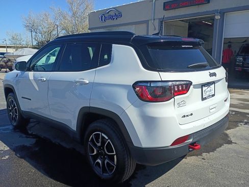 Used 2025 Jeep Compass Trailhawk AWD/4WD image 8