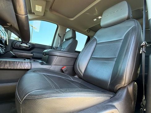 Used 2022 GMC Sierra 3500 Denali w/ Denali Ultimate Package image 12