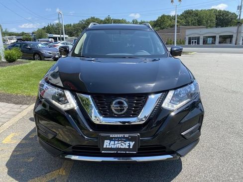 Used 2018 Nissan Rogue SV w/ Sun & Sound Touring Package AWD/4WD image 3
