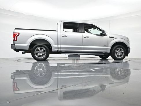 Certified 2017 Ford F150 XLT w/ Equipment Group 301A Mid RWD image 40