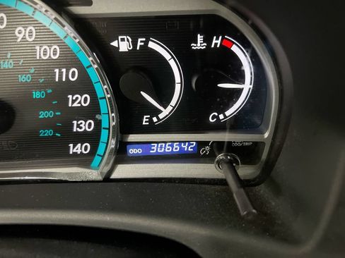 Used 2010 Toyota Venza FWD image 13
