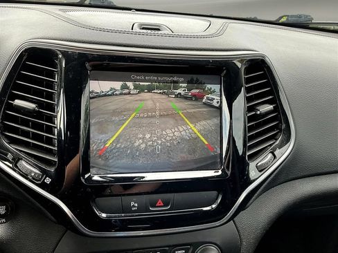 Used 2020 Jeep Cherokee Limited AWD/4WD image 18