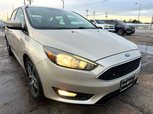 Used 2017 Ford Focus SEL w/ Cold Weather Package image 13