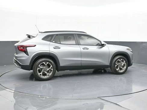 New 2026 Chevrolet Trax LT w/ Driver Confidence Package FWD image 11