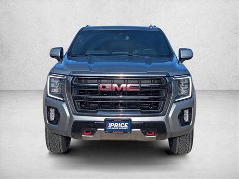 Used 2023 GMC Yukon XL AT4 image 2