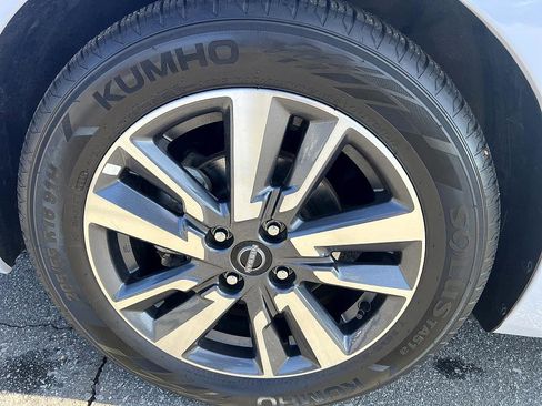 Certified 2023 Nissan Versa SV w/ Trunk Package image 9