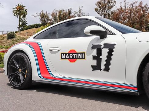 Used 2019 Porsche 911 Carrera GTS image 18