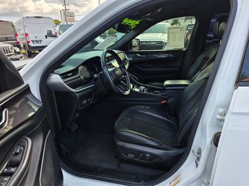 Used 2021 Jeep Grand Cherokee L Laredo AWD/4WD image 9