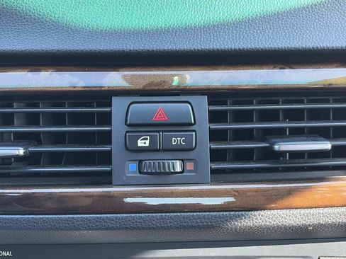 Used 2011 BMW 335i xDrive Sedan image 26