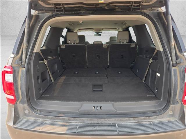 Used 2018 Ford Expedition XLT w/ Equipment Group 202A RWD image 6