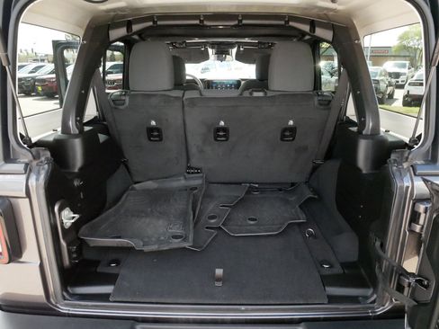 Used 2024 Jeep Wrangler Unlimited Sport AWD/4WD image 18