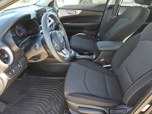 Used 2024 Kia Forte LXS w/ LXS Technology Package image 24