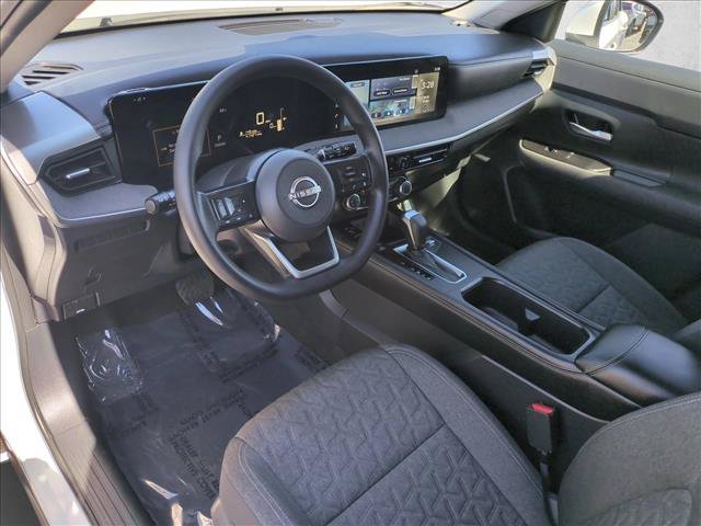 Used 2025 Nissan Kicks SV AWD/4WD image 10