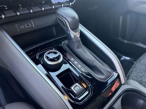 Used 2024 Chevrolet Colorado ZR2 w/ Technology Package image 19