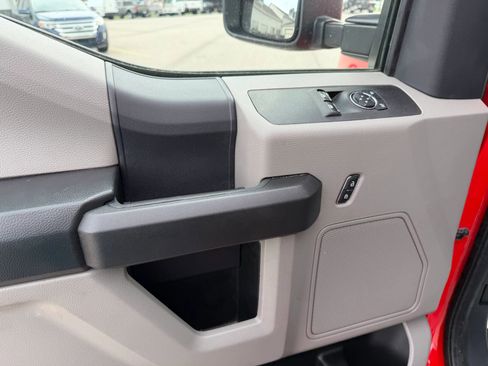 Used 2022 Ford F250 XL w/ Power Equipment Group image 10