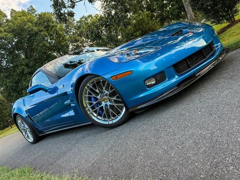 Used 2009 Chevrolet Corvette ZR1 w/ Preferred Equipment Group RWD image 31