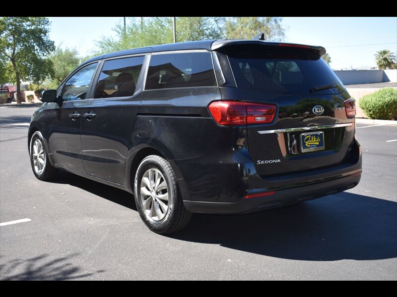Used 2019 Kia Sedona LX FWD image 6