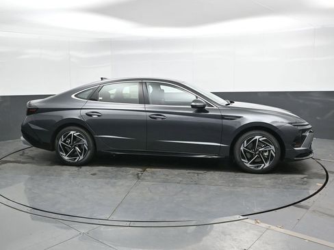 New 2026 Hyundai Sonata SEL FWD image 3