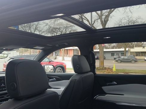 New 2026 Chevrolet Traverse High Country w/ LPO, Floor Liner Package AWD/4WD image 23