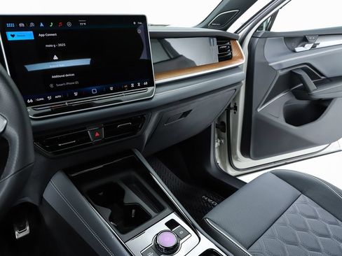 New 2026 Volkswagen Tiguan SEL R-Line AWD/4WD image 23