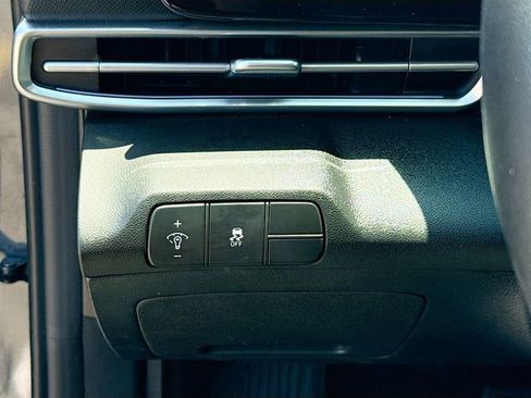 Certified 2024 Hyundai Elantra SEL FWD image 10