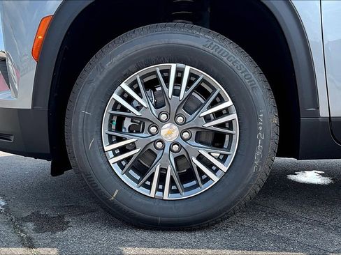 New 2026 Chevrolet Traverse LT FWD image 12