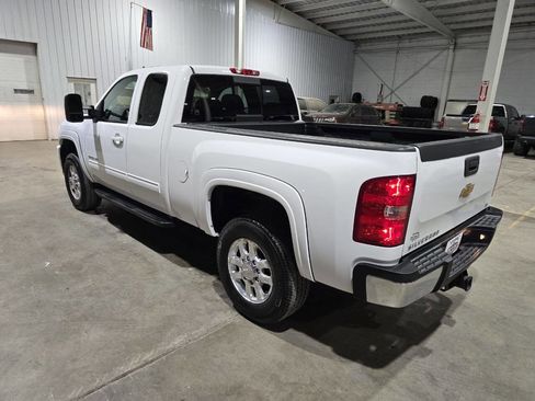 Used 2013 Chevrolet Silverado 2500 LT w/ Z71 Appearance Package AWD/4WD image 9