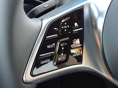 New 2027 Mercedes-Benz GLC 350e 4MATIC image 9