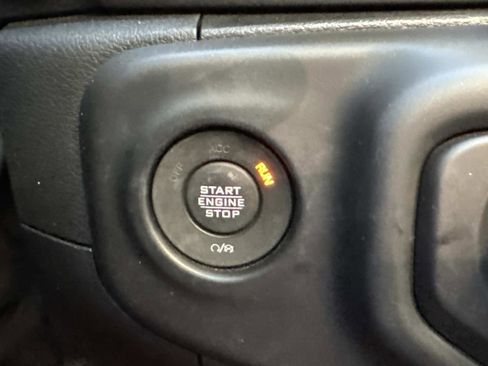 Used 2021 Jeep Wrangler Sport image 28