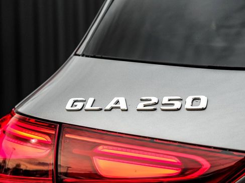 New 2026 Mercedes-Benz GLA 250 4MATIC image 9