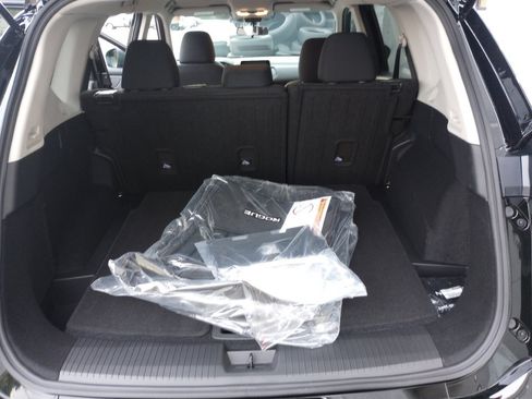 Used 2026 Nissan Rogue S FWD image 15