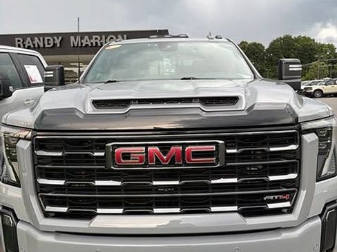 Used 2024 GMC Sierra 2500 AT4 w/ AT4 Premium Plus Package AWD/4WD image 2