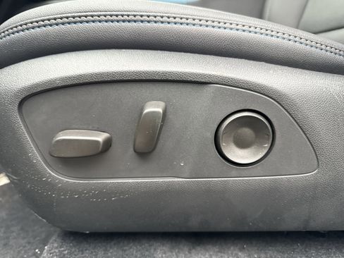 New 2026 Chevrolet Equinox EV LT image 14