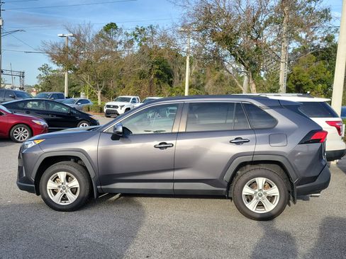 Used 2021 Toyota RAV4 XLE image 21