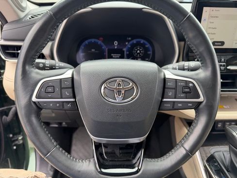 Used 2023 Toyota Highlander Limited image 27