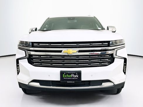 Used 2024 Chevrolet Suburban Premier image 2
