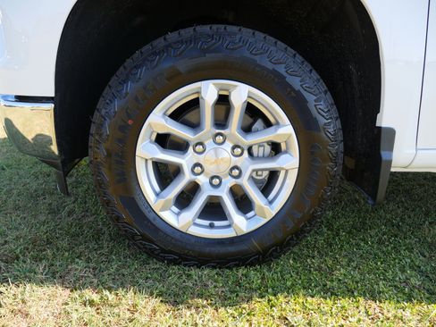 New 2025 Chevrolet Silverado 1500 LT w/ Z71 Off-Road Package image 14
