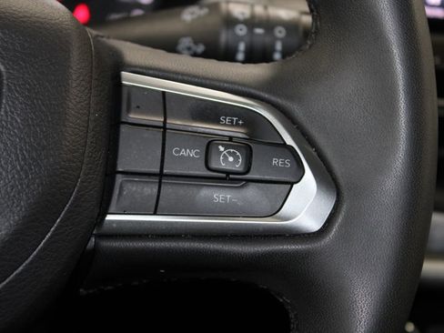 Used 2024 Jeep Compass Latitude AWD/4WD image 33