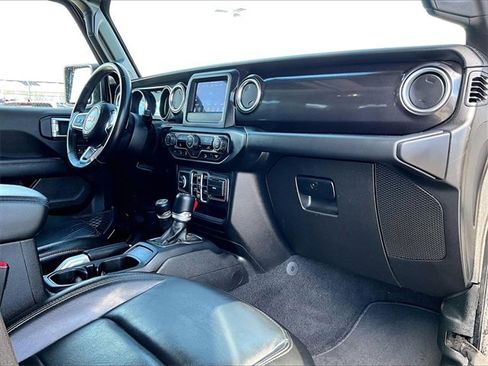 Used 2020 Jeep Wrangler Unlimited Sahara image 14
