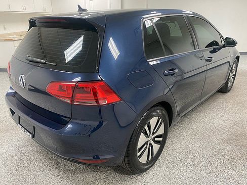 Used 2016 Volkswagen e-Golf SE w/ DC Fast Charging Package image 5