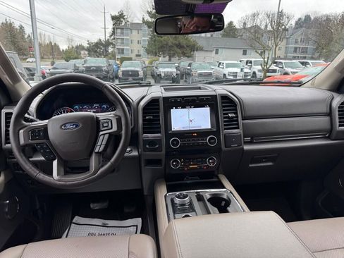 Used 2018 Ford Expedition XLT w/ Equipment Group 202A image 14