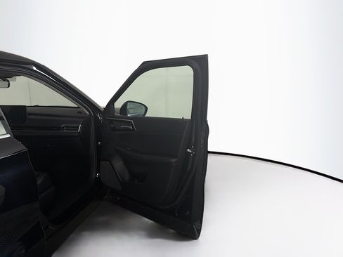 Used 2025 Mitsubishi Outlander SE FWD image 32