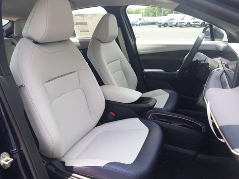 New 2026 Nissan Leaf SV+ w/ Floor Mat Package (SV+) FWD image 19