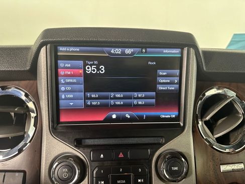 Used 2014 Ford F250 Lariat w/ Lariat Interior Package image 19